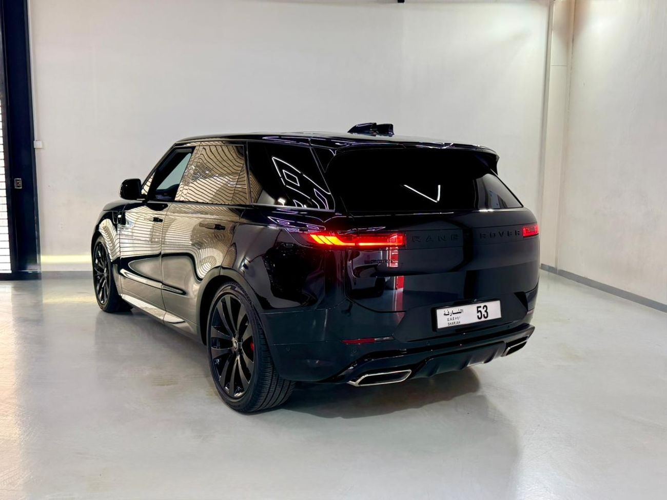 لاند روفر رينج روفر سبورت P400 DYNAMIC HSE 2024