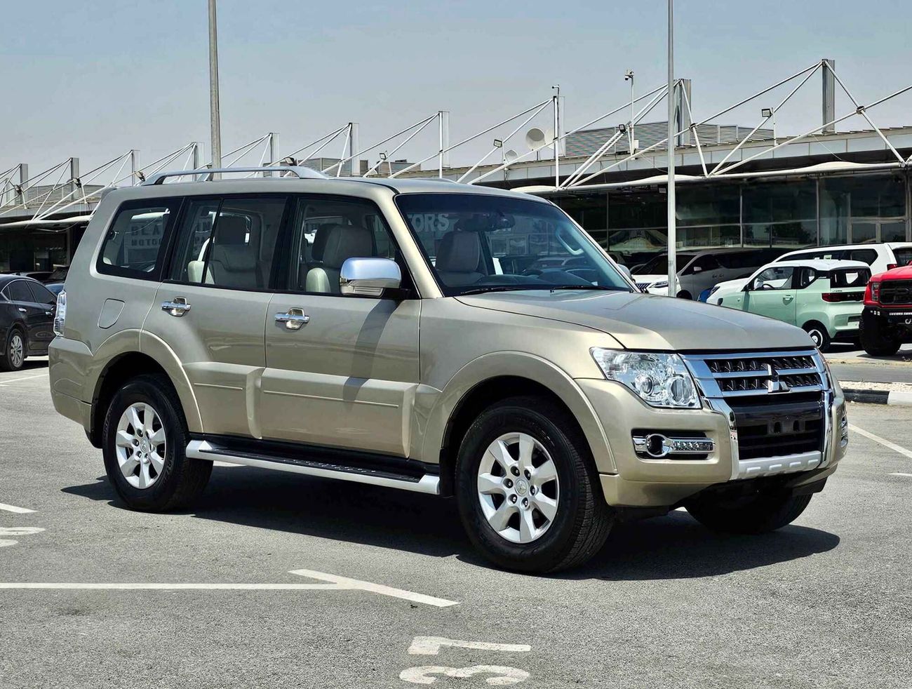 ميتسوبيشي باجيرو /GLS 3.5/ 4WD/ DVD CAMERA/ LOW MILEAGE/861 MONTHLY/LOT#700148