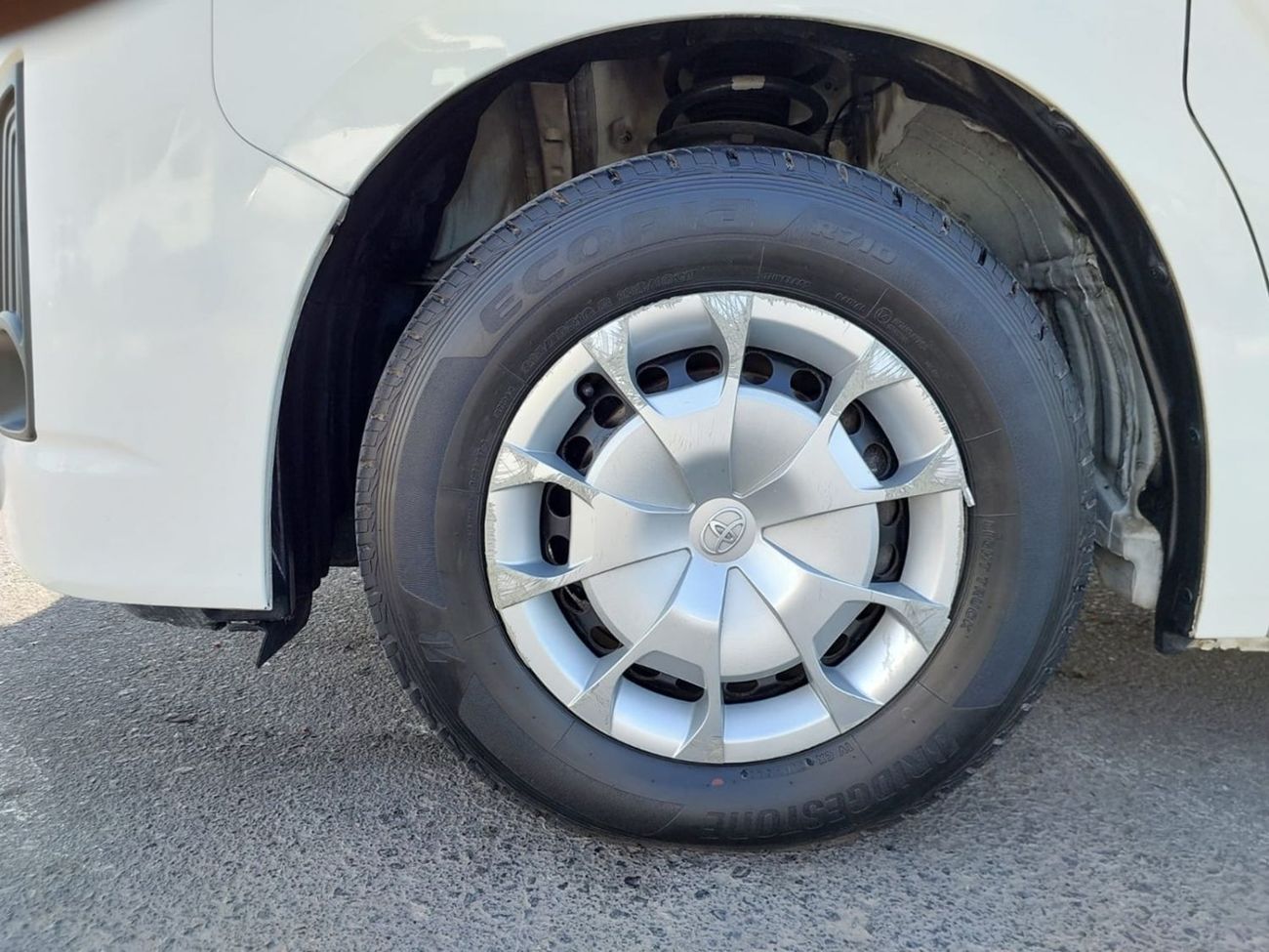 Toyota Hiace TOYOTA HIACE VAN RHD 2019 MODEL 2.8 L DIESEL AUTOMATIC(PM09311)