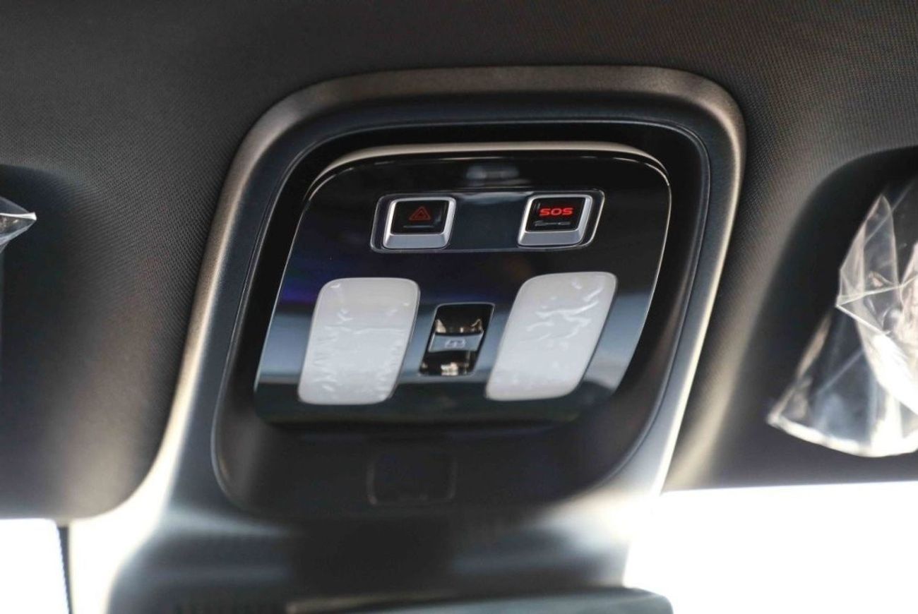 Changan Deepal G318 2024 Changan Deepal G318 Air Suspension - Plug-in Hybrid - White inside Black