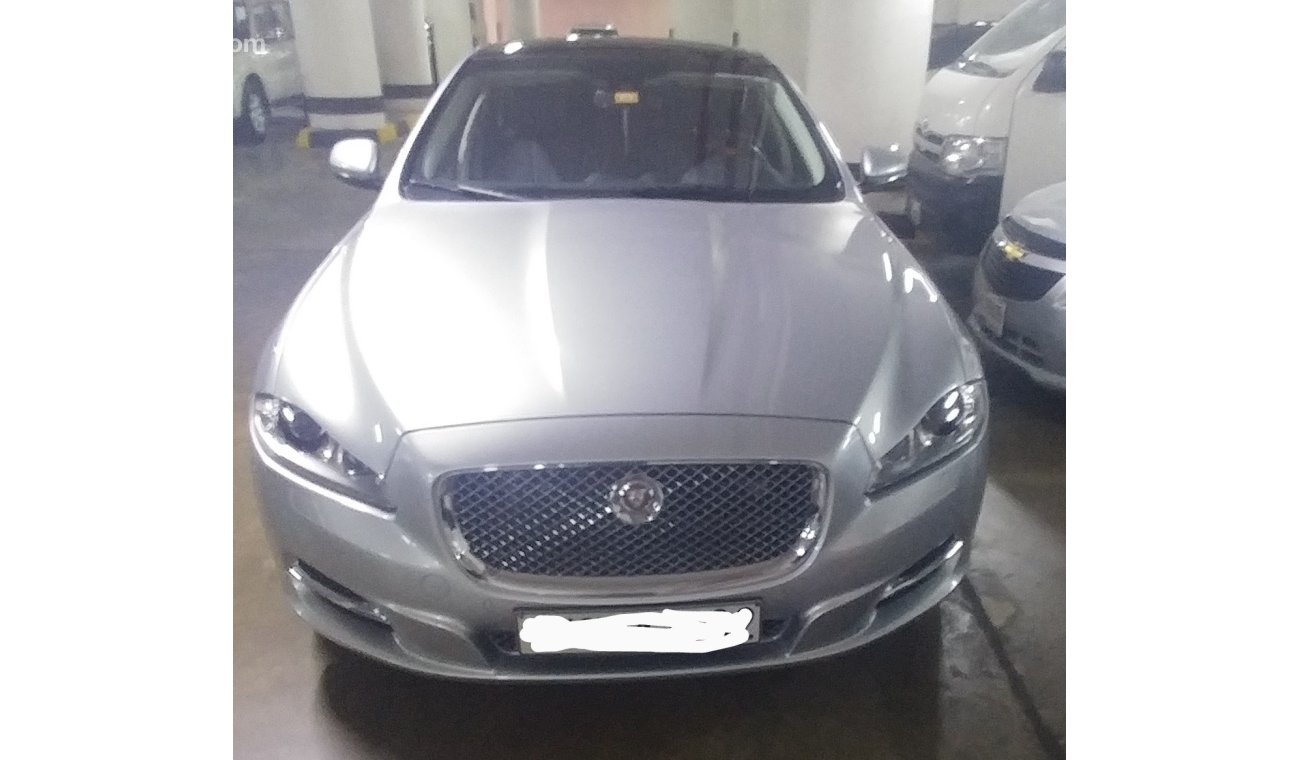 Jaguar XJ