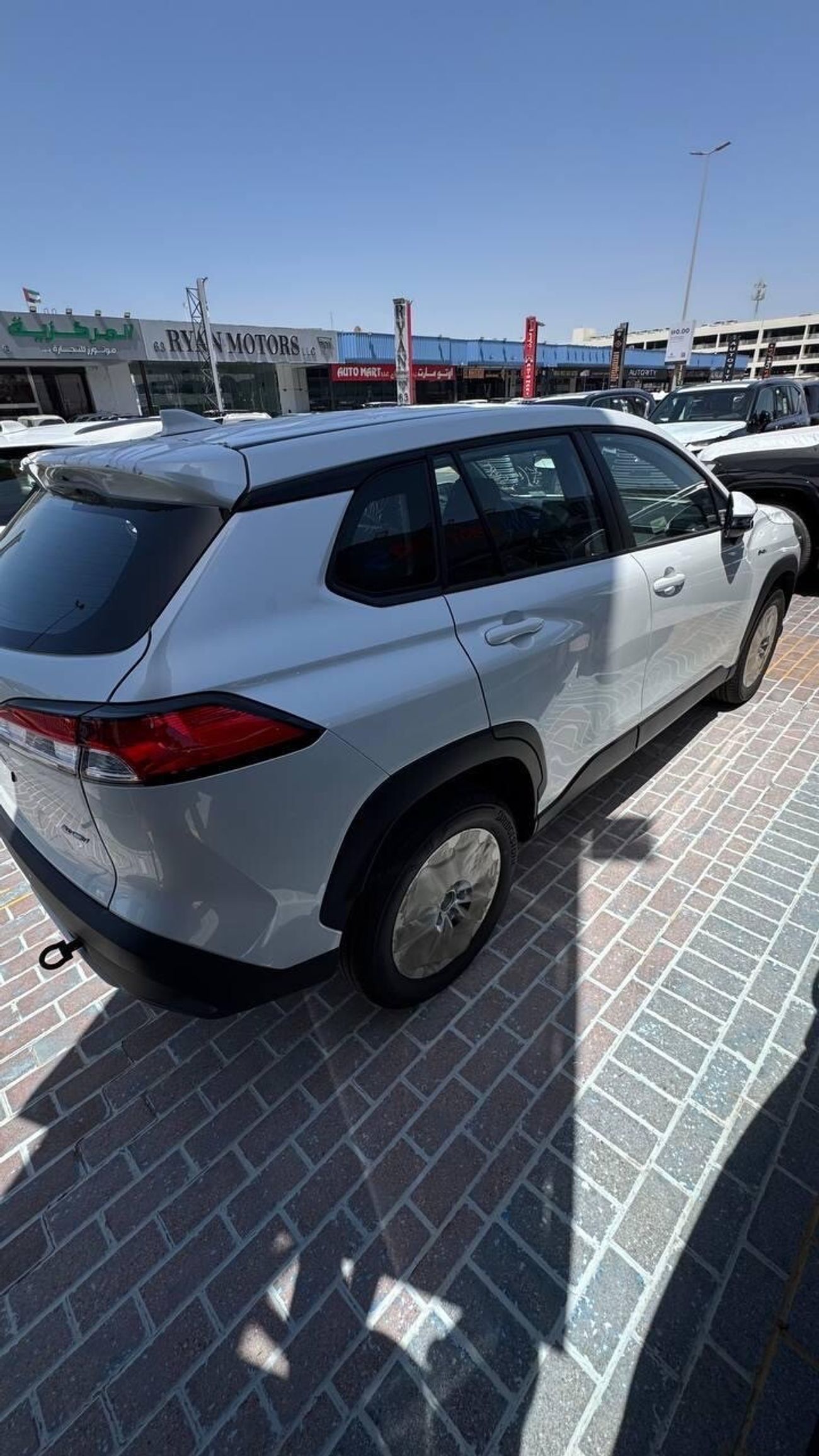 تويوتا كورولا كروس 1,8 L, hybrid, fwd, without sunroof