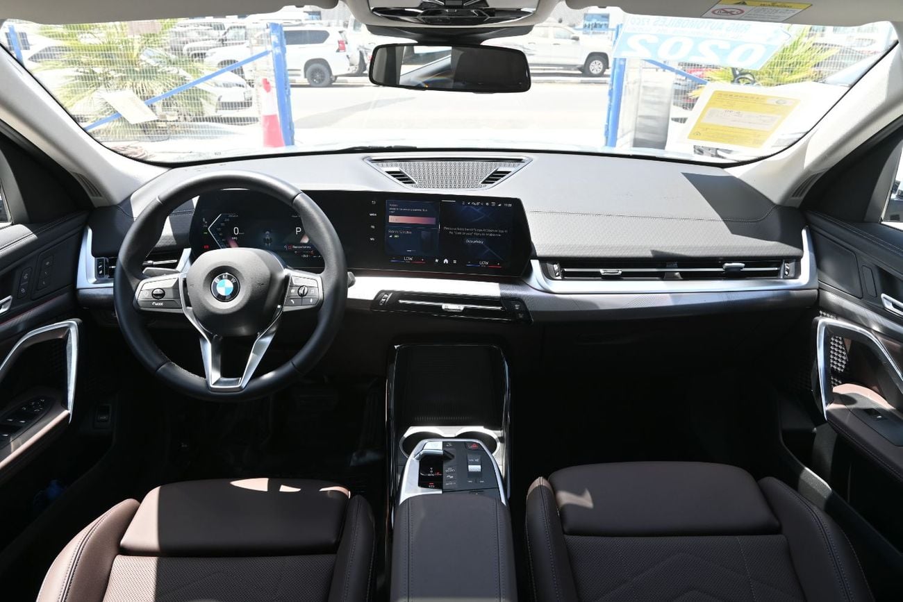 بي أم دبليو X2 BMW X2 sDrive 25i 2.0L Turbo, M Sport ENGINE: 2.0L CYLINDER: 4 Cylinder  POWERTRAIN: Turbo DRIVE: FW