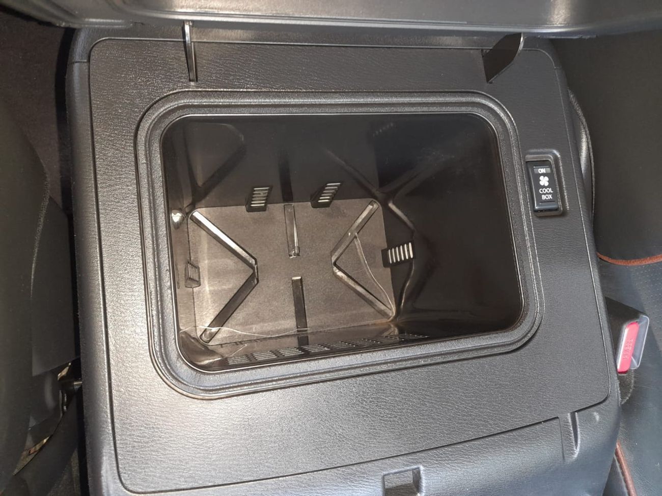 نيسان باترول Platinium 5.6cc V8 petrol Auto Right-Hand drive