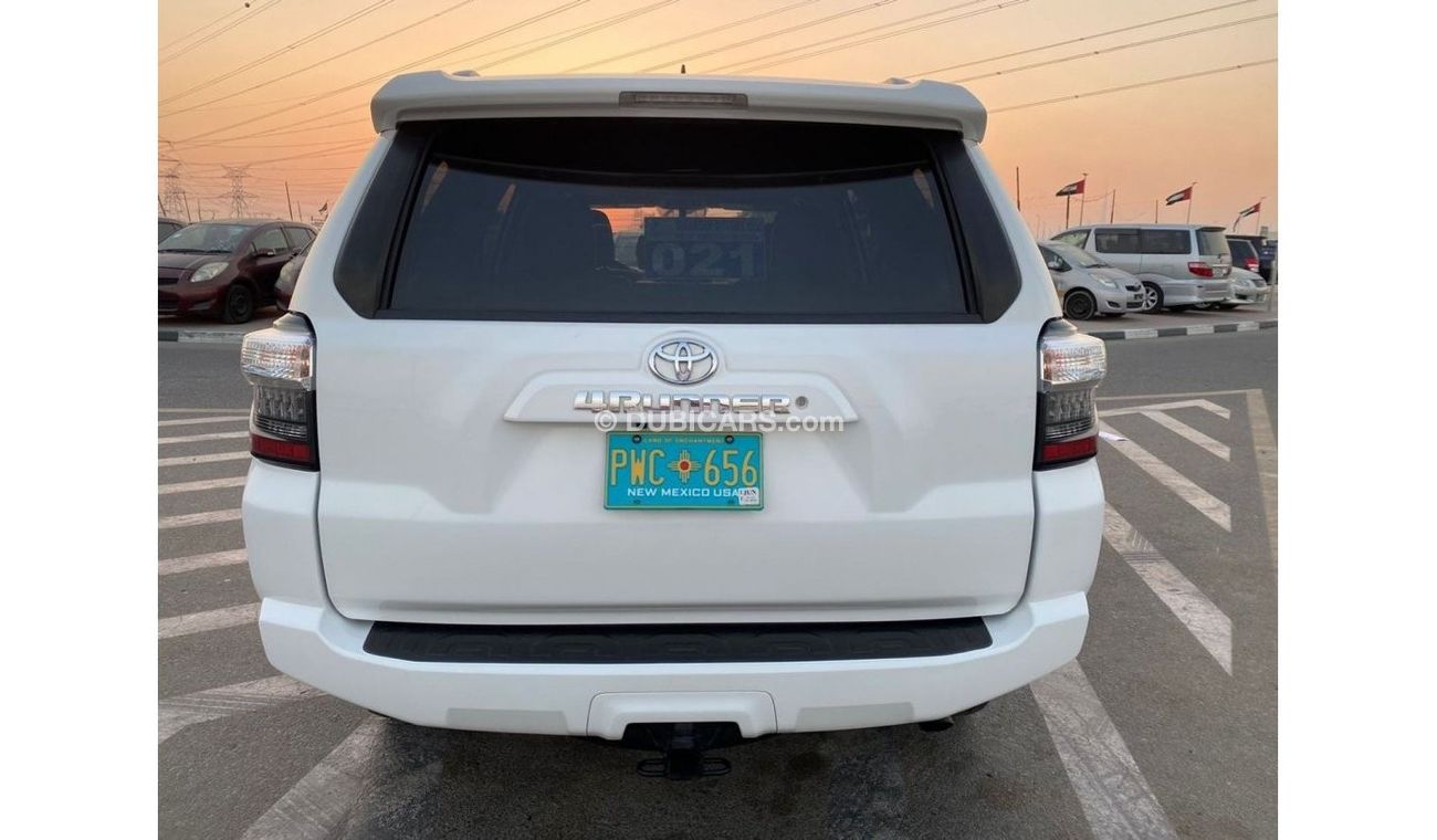 Toyota 4Runner 2017 TOYOTA 4 RUNNER SR5 / MID OPTION