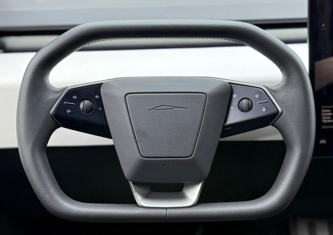 Tesla Cybertruck 2024 Tesla Cybertruck Foundation, Armor Glass, Very Low Km, Excellent Condition, American