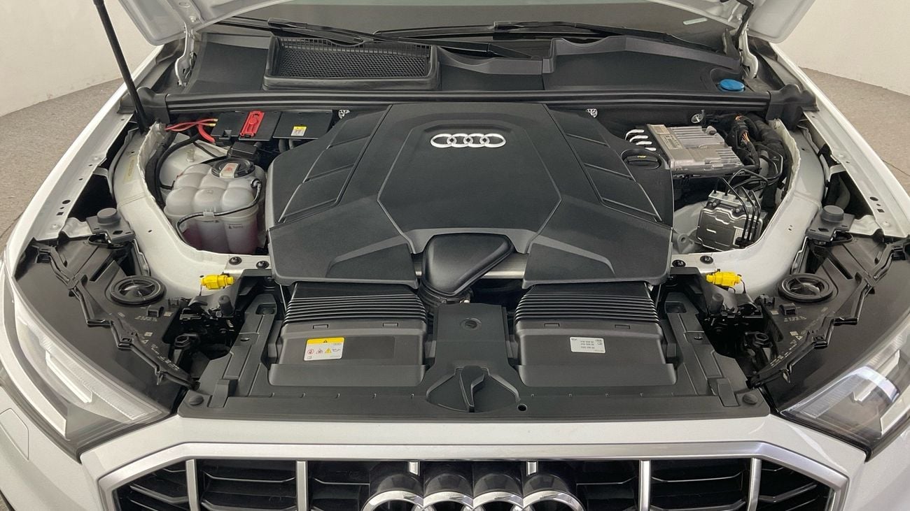 أودي Q7 55 TFSI quattro S-Line | upto AED 20,000 Ramadan Discount | شامل الضمان | 0 ﺪﻔﻋﺓ ﺃﻮﻟﻯ