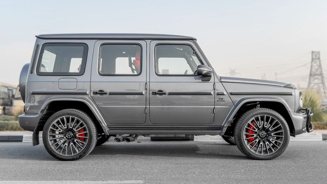 مرسيدس بنز G 63 AMG ستاندارد مرسيدس بنز AMG G 63 موديل 2026، محرك بنزين 4.0 لتر، ناقل حركة أوتوماتيكي (لون كربوني داخلي وخارجي) (