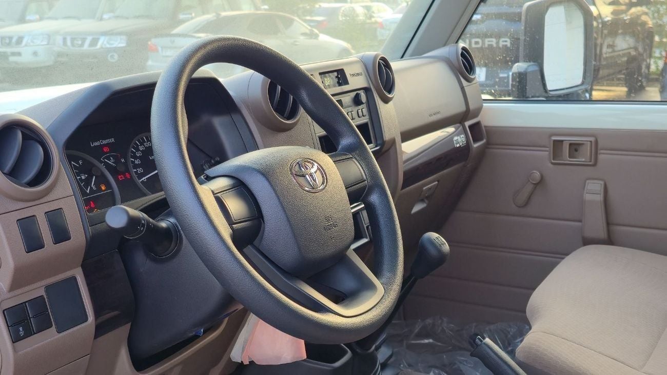 Toyota Land Cruiser 70 Toyota Land Cruiser 70 LC 78 | 2.8L| V4 | T/Diesel | MT | 2026