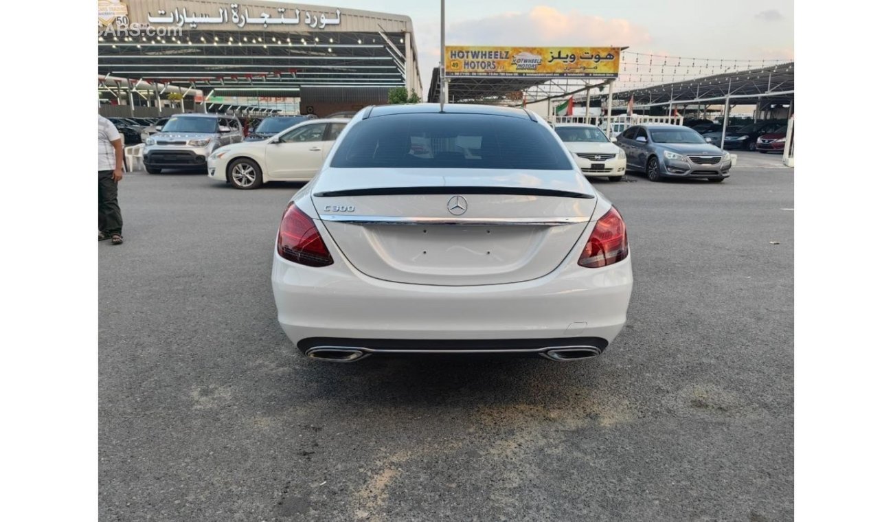 Mercedes-Benz C 300 صفحتنا ع الانستا غرام _OKMOTORS_