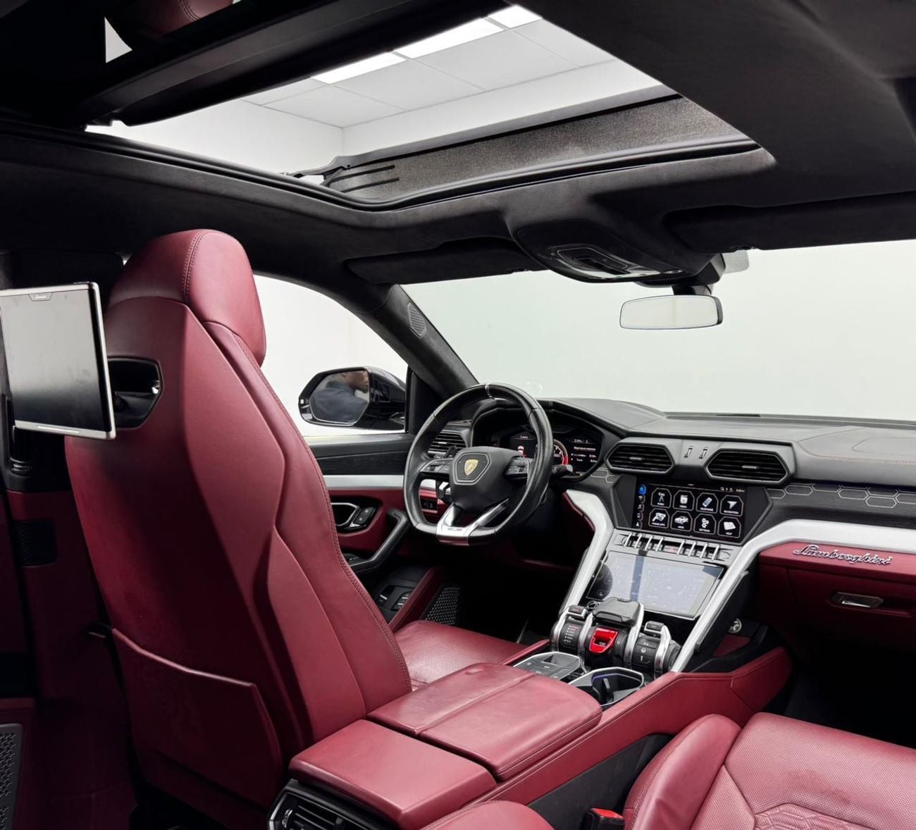 Lamborghini Urus STD 2019 Lamborghini Urus, Warranty, Full Service History, Fully Loaded, Excellent Condition, GCC