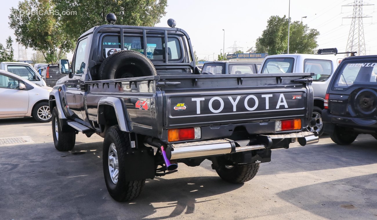 Toyota Land Cruiser Pick Up