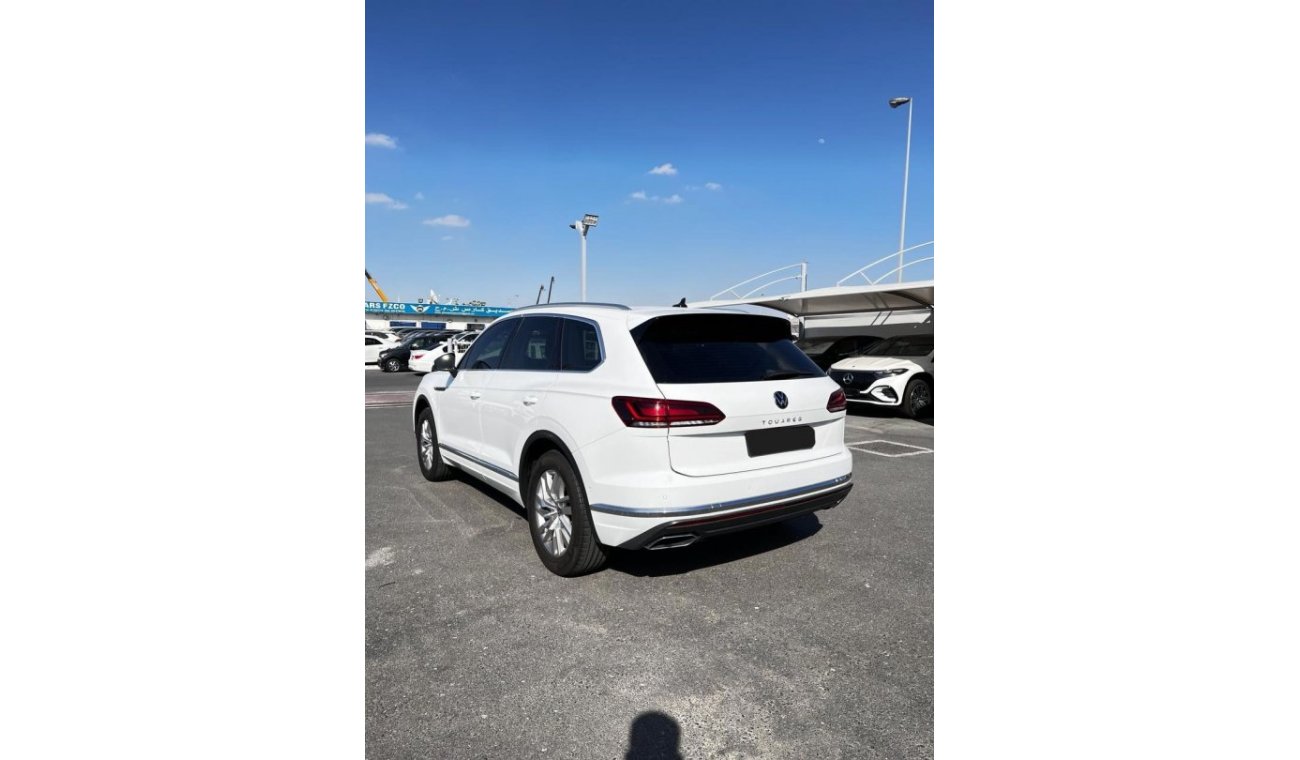 فولكس واجن طوارق Volkswagen Touareg 3.0L Highline