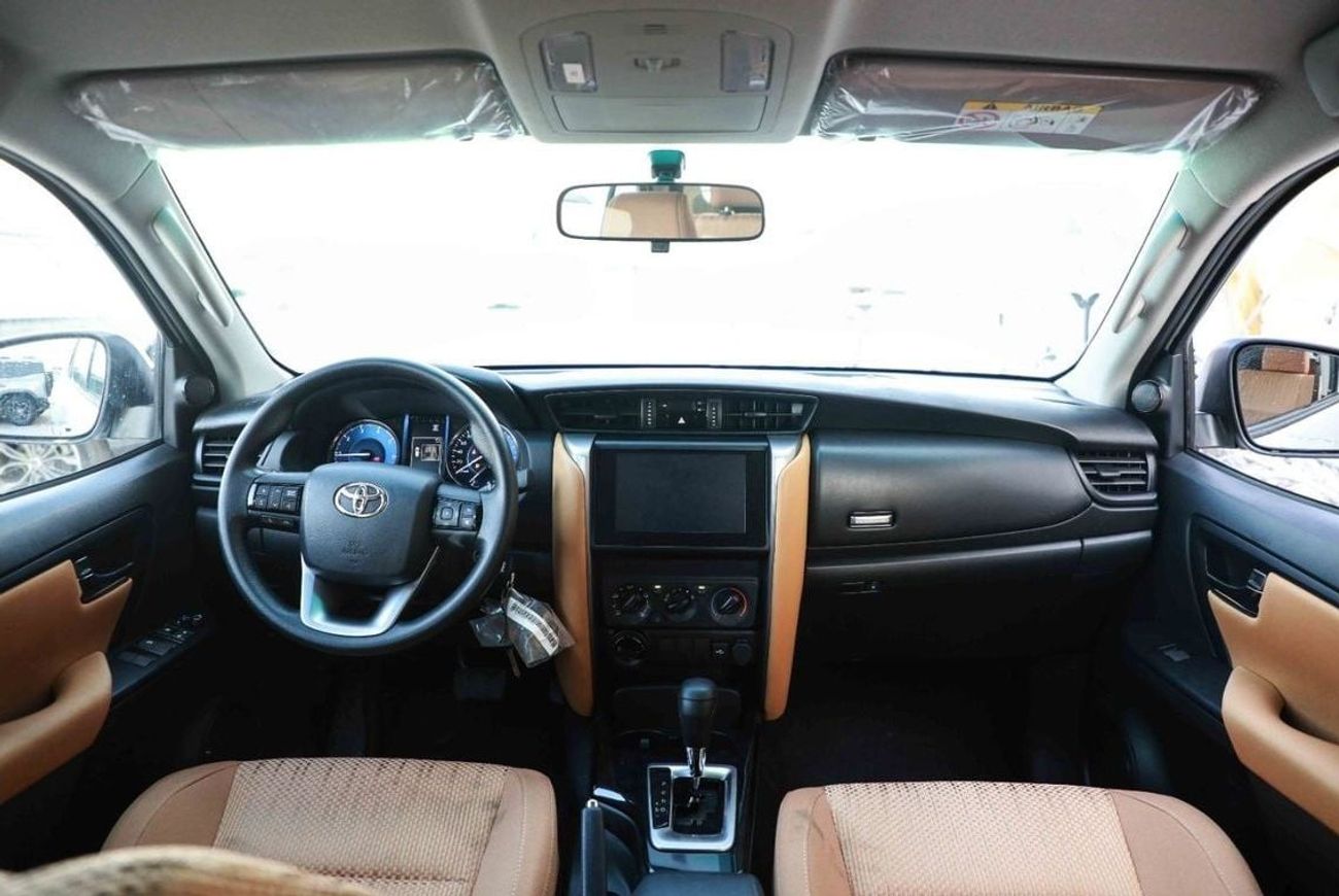 تويوتا فورتونر 2024 TOYOTA FORTUNER LOW 2.4 - PLATINUM WHITE PEARL inside CHAMOIS | Export Only