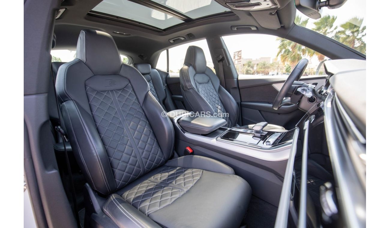 Audi Q8 55 TFSI quattro S-Line Sports & Black Gloss package Audi Q8 55 TFSI ABT  S Line Quattro Sport Panora