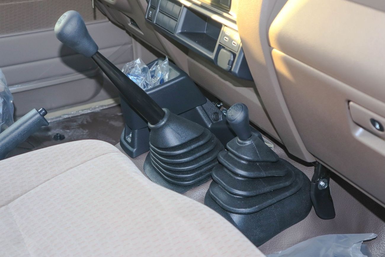 Toyota Land Cruiser Pick Up toyota land cruiser Single cab 4.0L 2024 manual