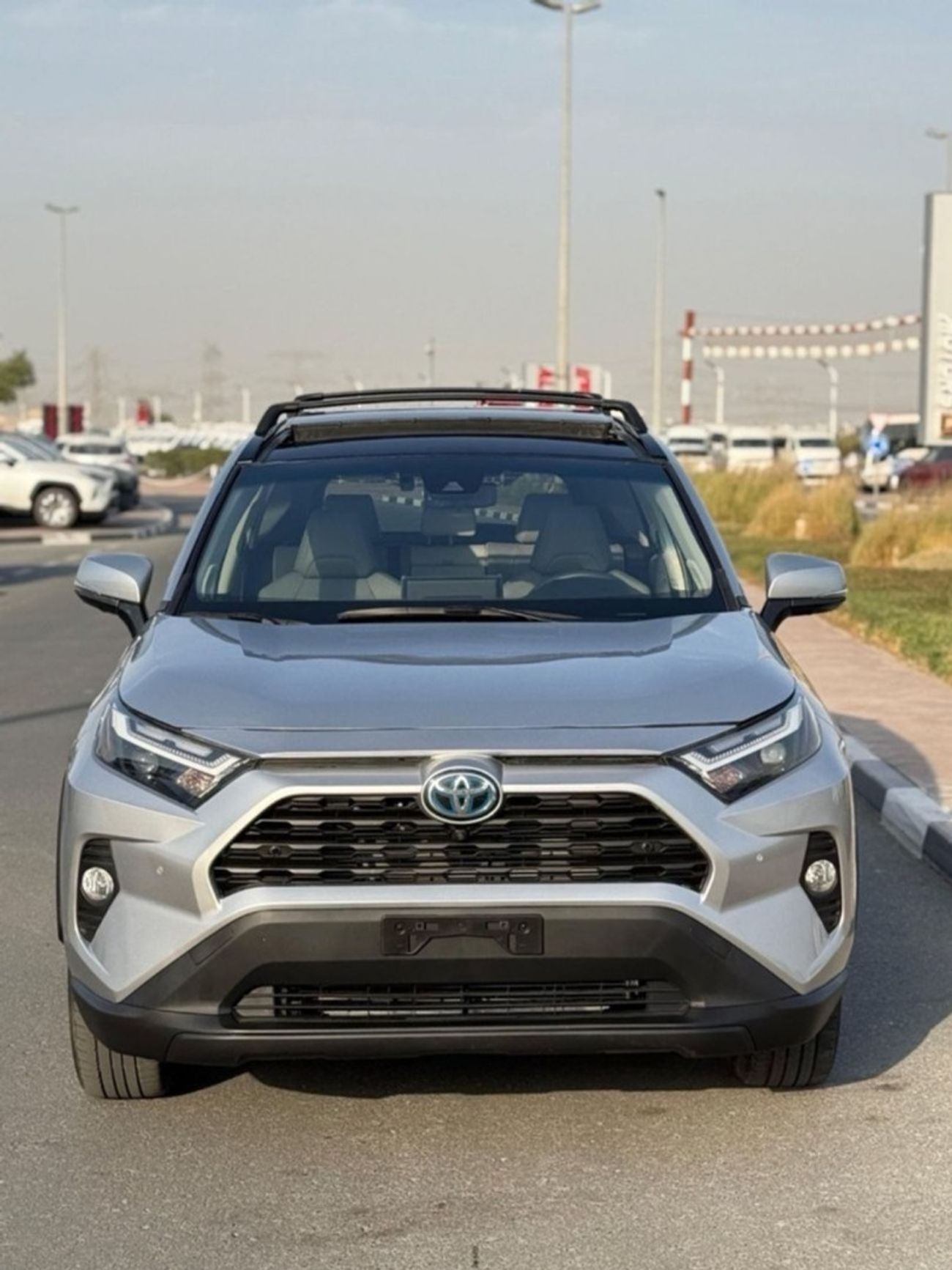 Toyota RAV4 Hybrid Limited panoramic, 360 camera Full Option