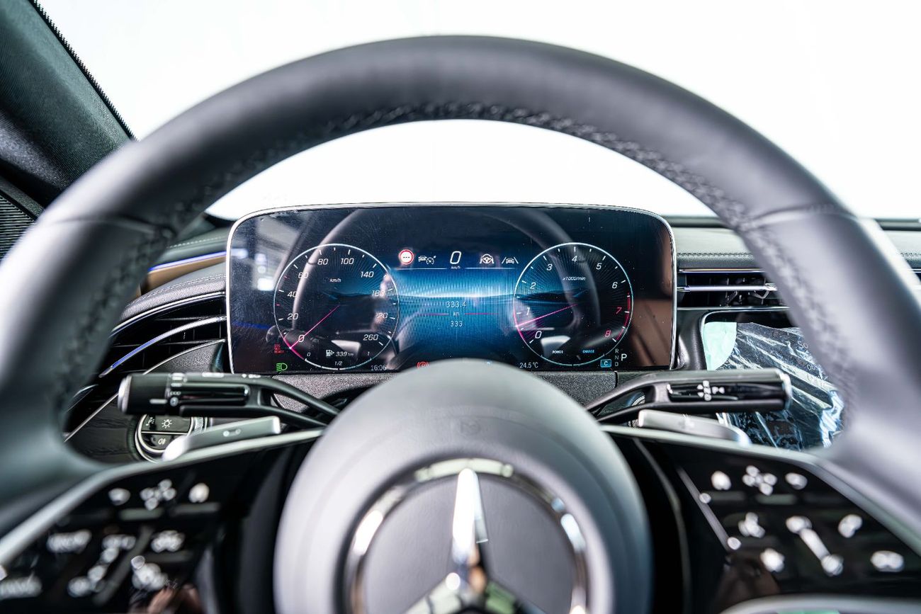 مرسيدس بنز E200 2.0L