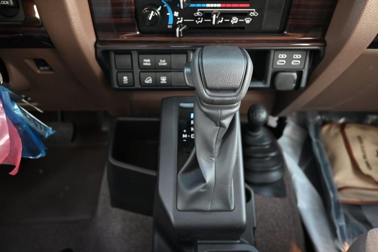 Toyota Land Cruiser 70 71 Short Wheel Base DLX 2.8L Diesel 4WD 5-Seater Automatic