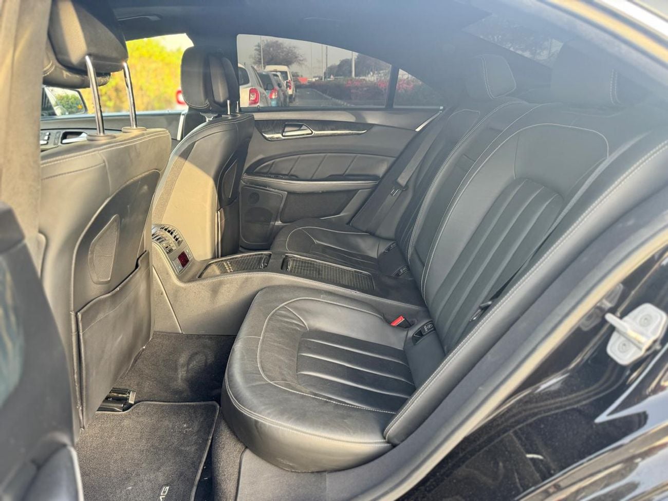 Mercedes-Benz CLS 550 Mercedes-Benz CLS 550 – 2016 | V8 Biturbo | Japanese Specs  A perfect combination of luxury, perform