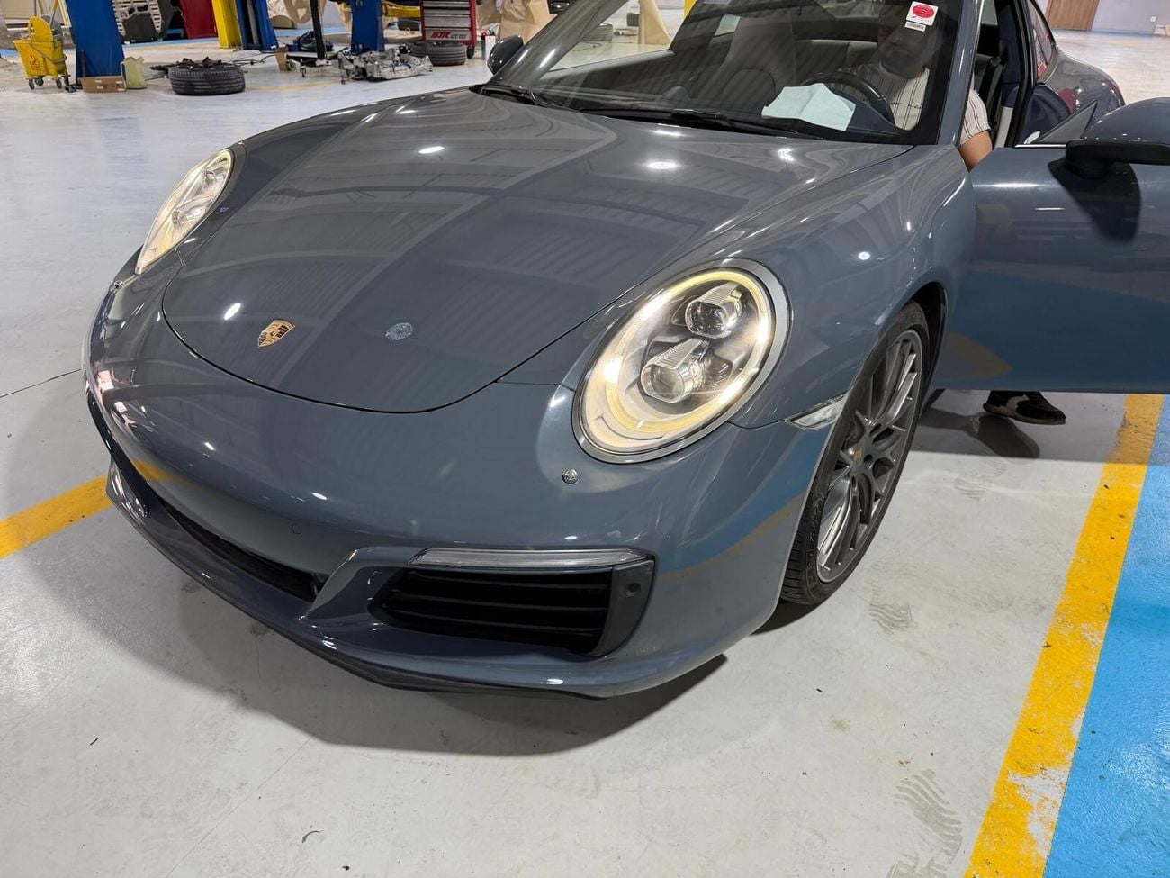 Porsche 911 Carrera 4S 3.8L Coupe