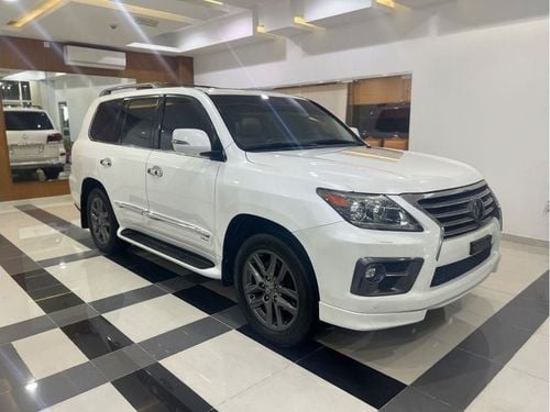 لكزس LX 570 Platinum 5.7L model 2014 used like new GCC specifications only one owner