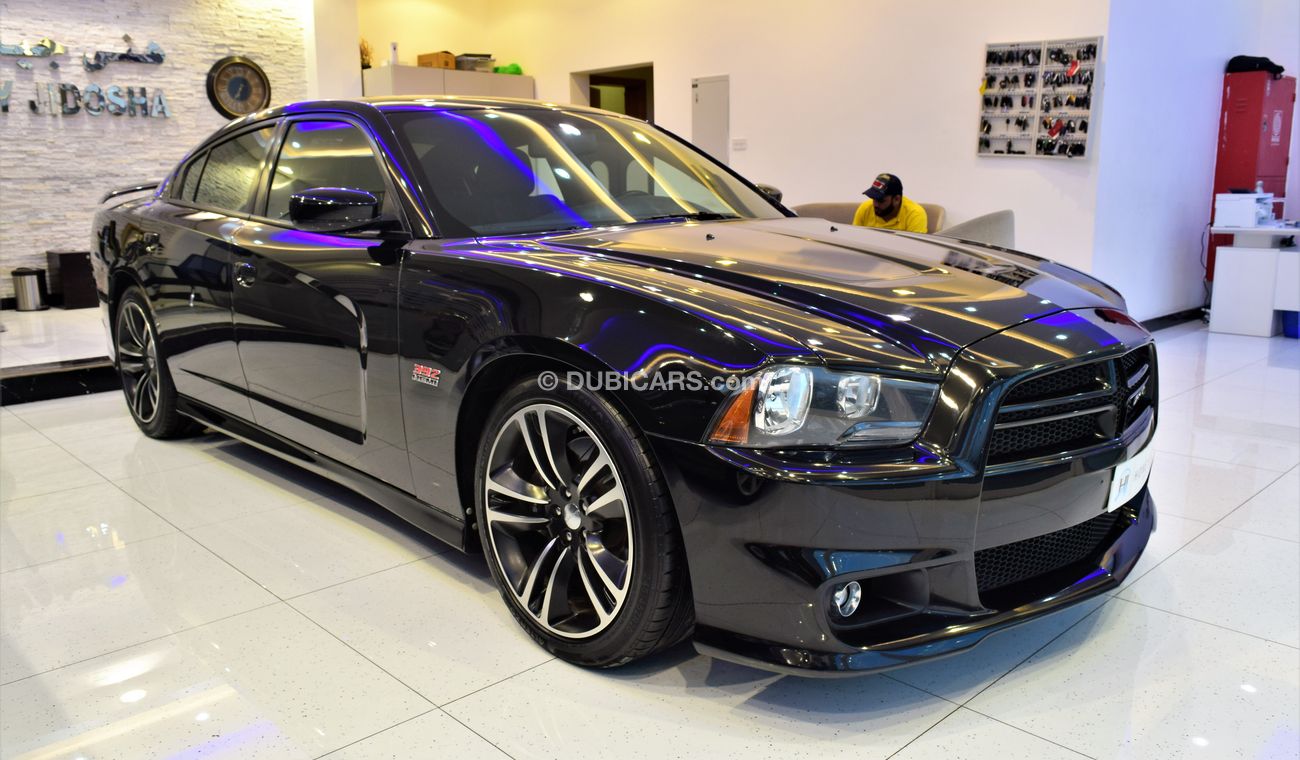 Dodge Charger SRT8 SUPER BEE