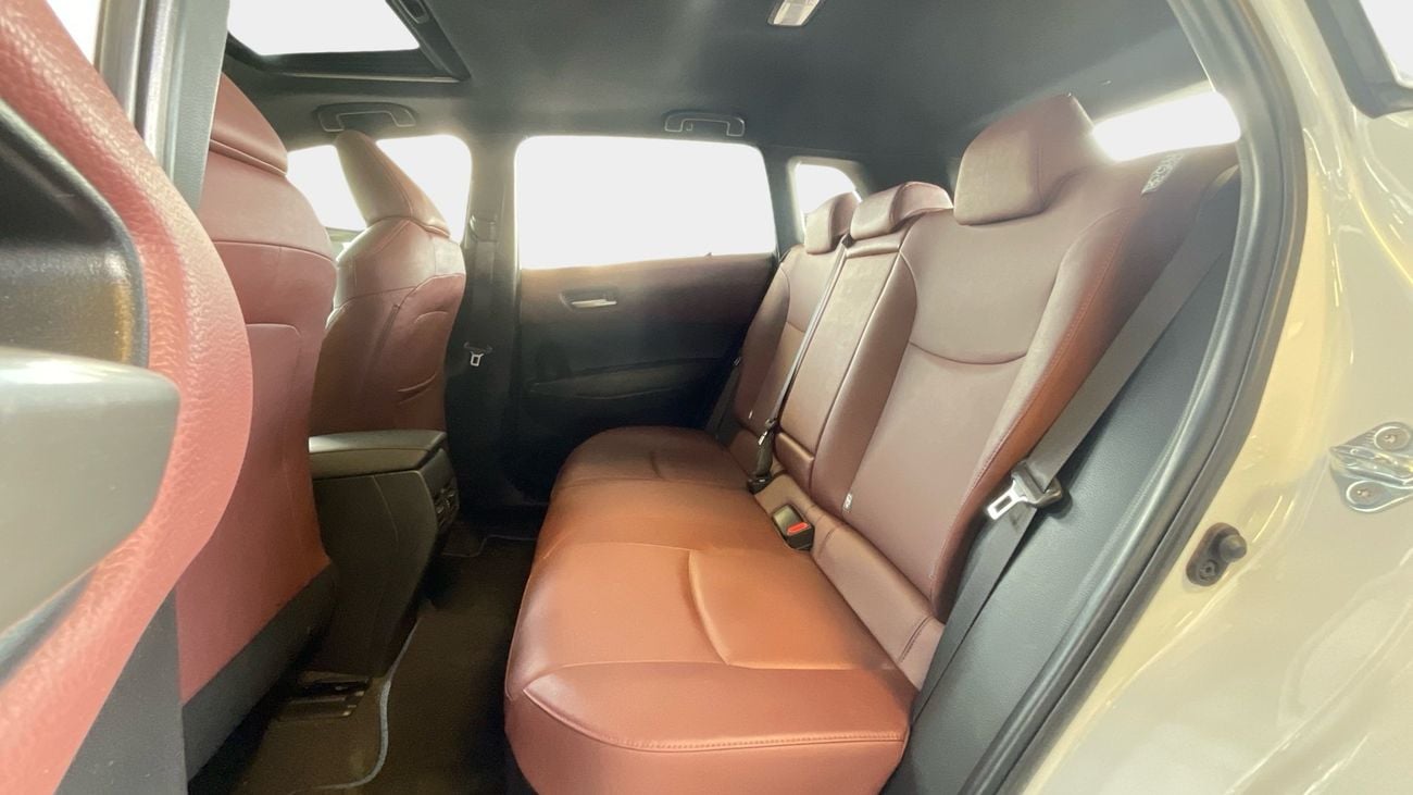 تويوتا كورولا كروس GLI | شامل الضمان | 0 ﺪﻔﻋﺓ ﺃﻮﻟﻯ