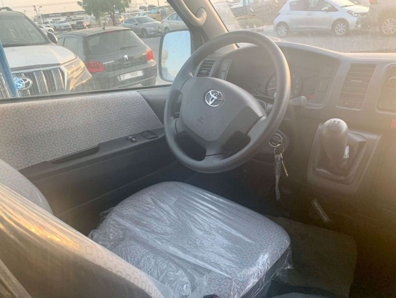 Toyota Hiace 2500cc DSL - M/T - GL FULL OPTION - 15 SEATER - AIRBAGS + ABS - POWER WINDOW + 3 POINT SEAT BILT