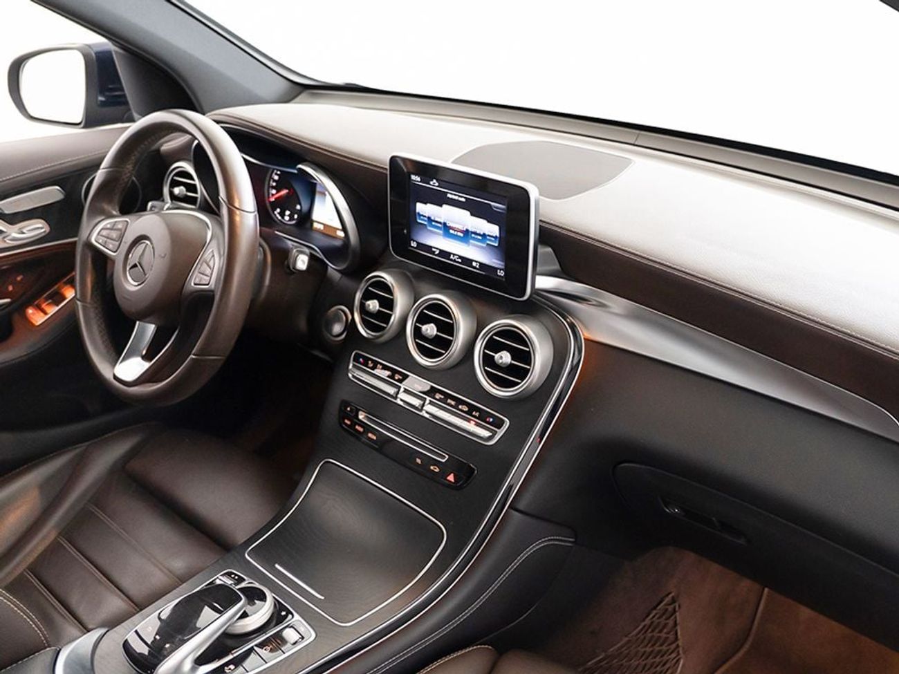 مرسيدس بنز GLC 250 AMG 2.0L