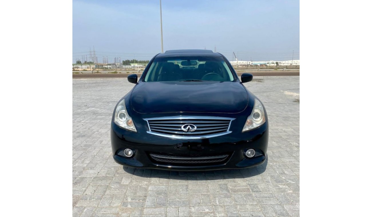 إنفينيتي G37 السياره بحاله ممتازه جدا لا تحتاج إلى أي مصاريف