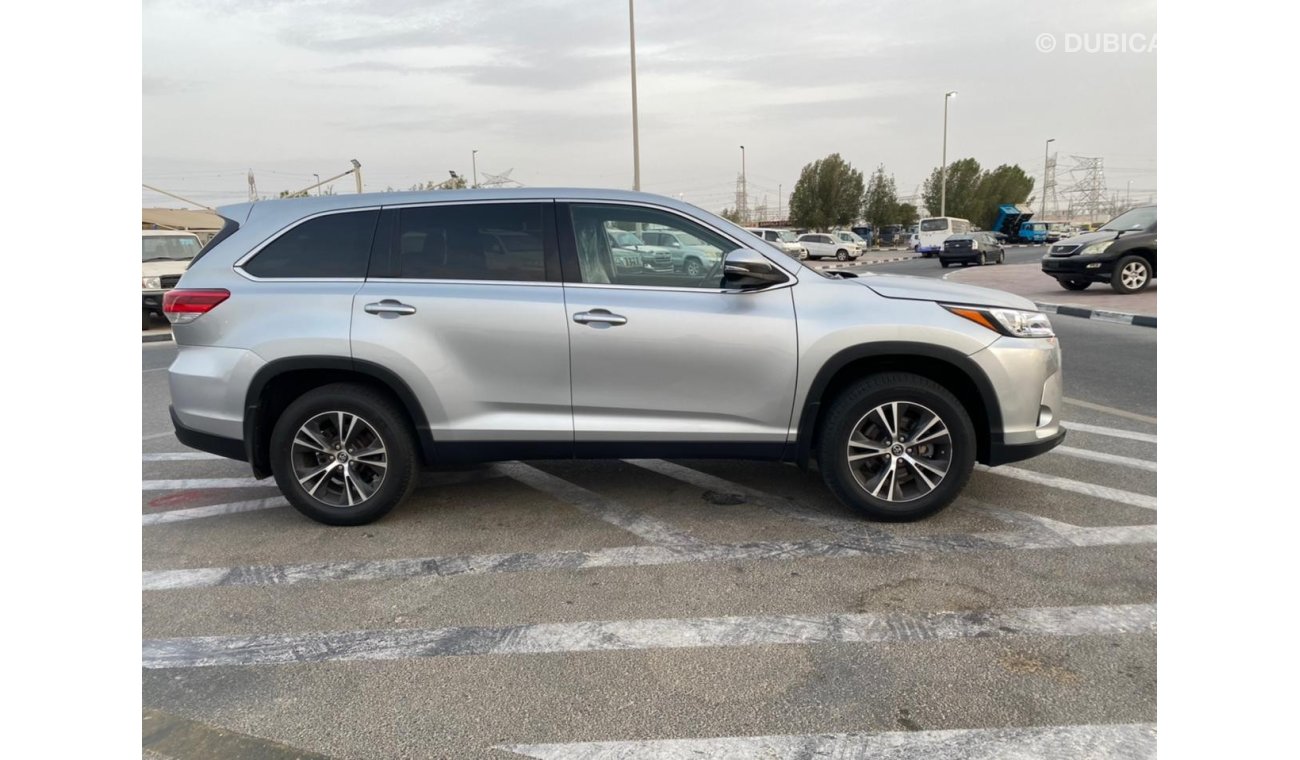 Toyota Highlander 2019 TOYOTA HIGHLANDER AWD / MID OPTION