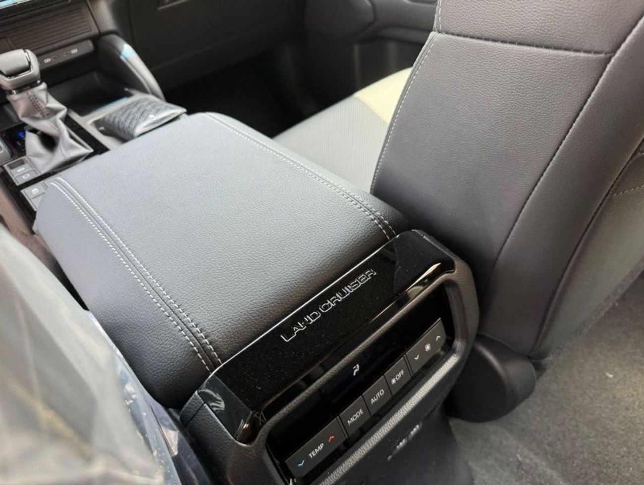 تويوتا برادو 2.8 TXL / DIESEL /NEW FACE LEFT MODEL 2024