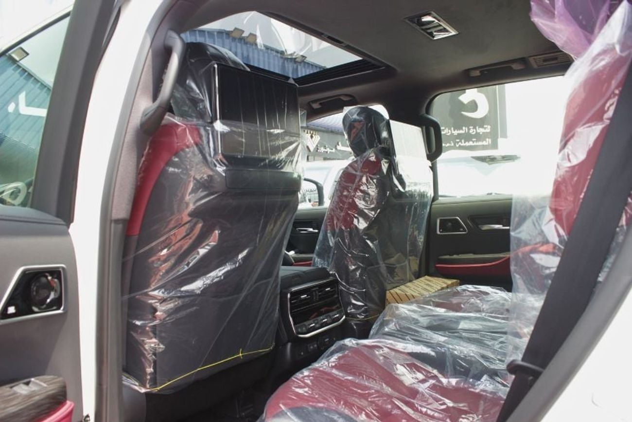 Toyota Land Cruiser VXR , UNDER WARRANTY FROM AL FUTTAIM