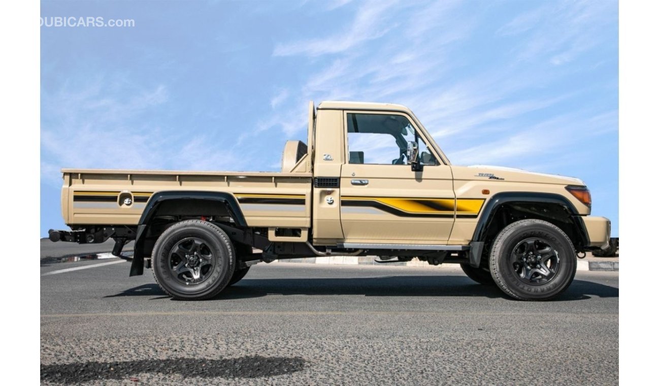 تويوتا لاند كروزر بيك آب TOYOTA LAND CRUISER GRJ79 4.0L HI(i) WINCH SINGLE CAB MANUAL*EXPORT ONLY*