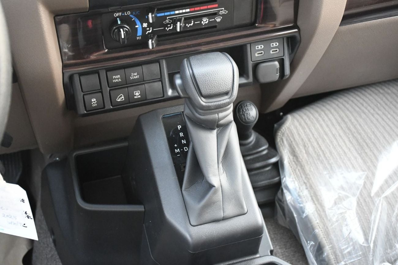 Toyota Land Cruiser 70 LX GDJ76 2.8L TDSL - E AT 40th Anniversary Package 2025YM