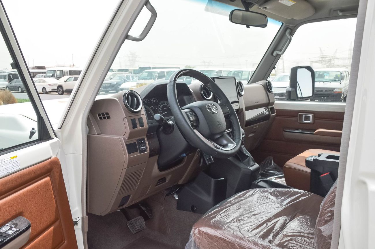 تويوتا لاند كروزر 70 TOYOTA LAND CRUISER 71 4.0L 4WD 3DOOR SUV 2025
