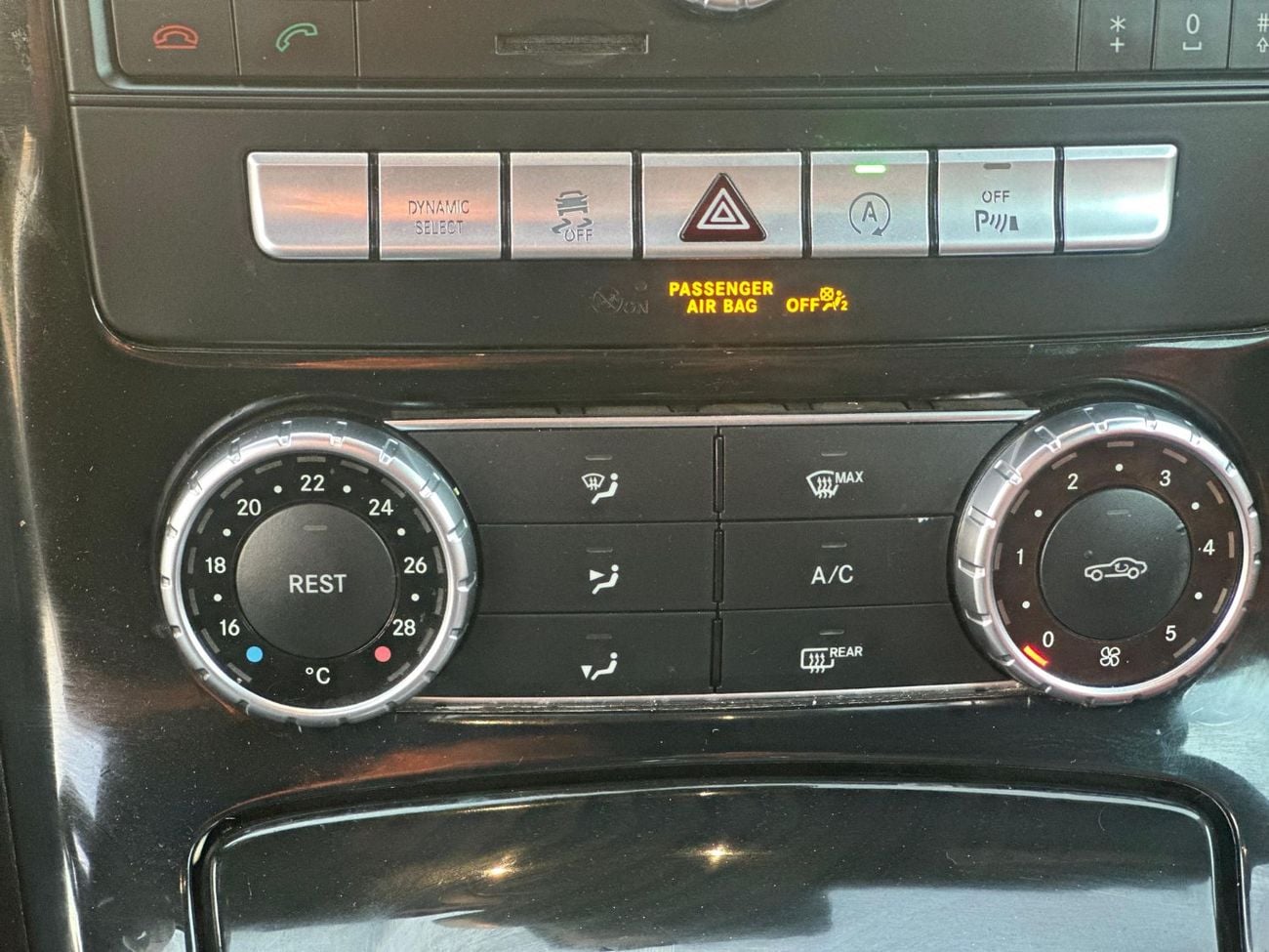 Mercedes-Benz SLC 200 Std 2.0L