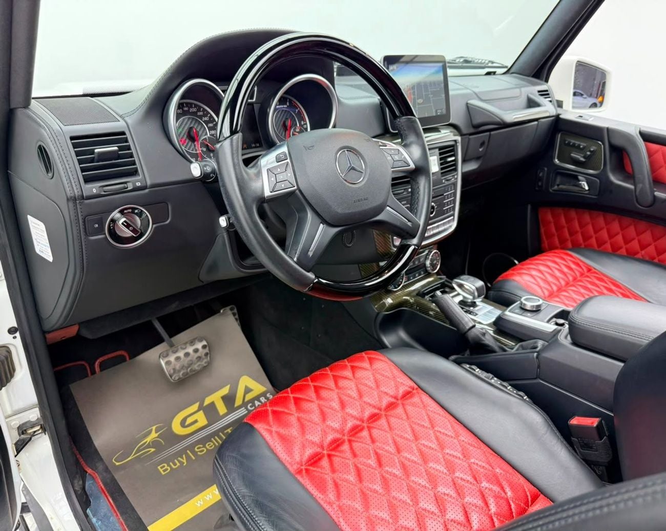مرسيدس بنز G 63 AMG STD 2017 Mercedes Benz G63 AMG, Service History, Carbon Fiber Interior, Excellent Condition, GCC