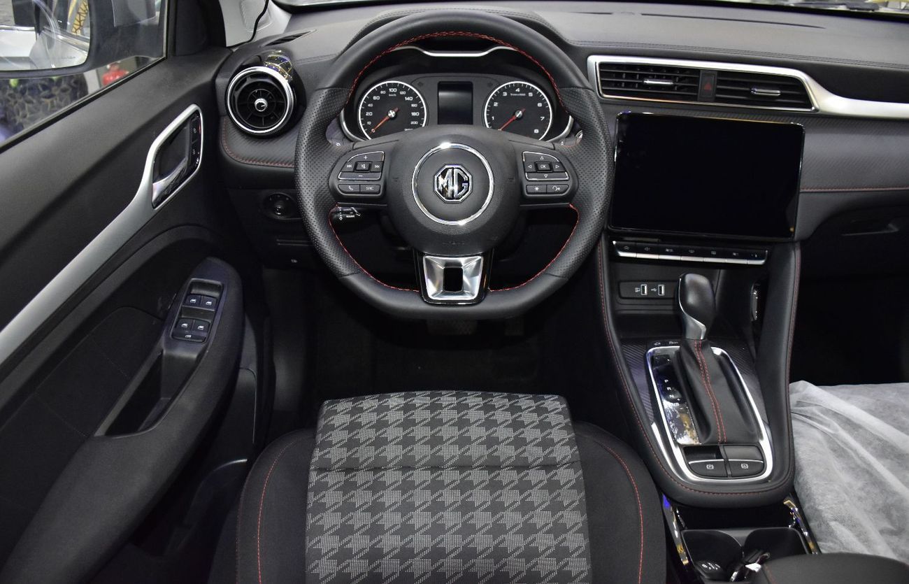 أم جي ZS EXCELLENT DEAL for our MG ZS 1.5L ( 2025 Model ) in Silver Color GCC Specs