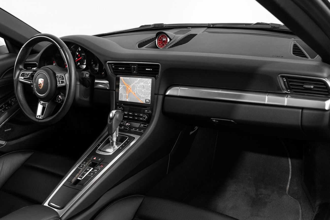 Porsche 911 Carrera 3.0L (380 HP) Coupe