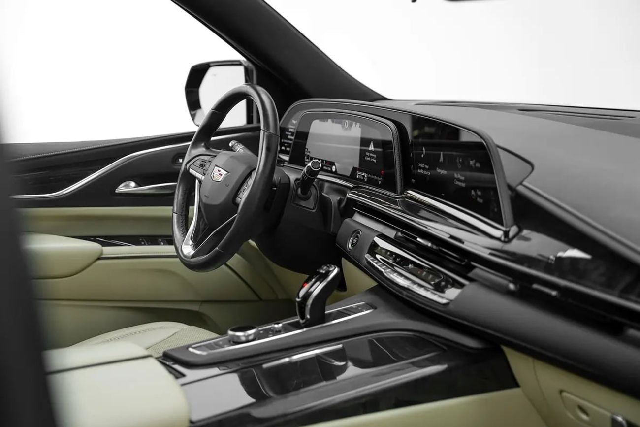 كاديلاك إسكالاد 600 BLACK EDITION WITH WARRANTY AND SERVICE CONTRACT