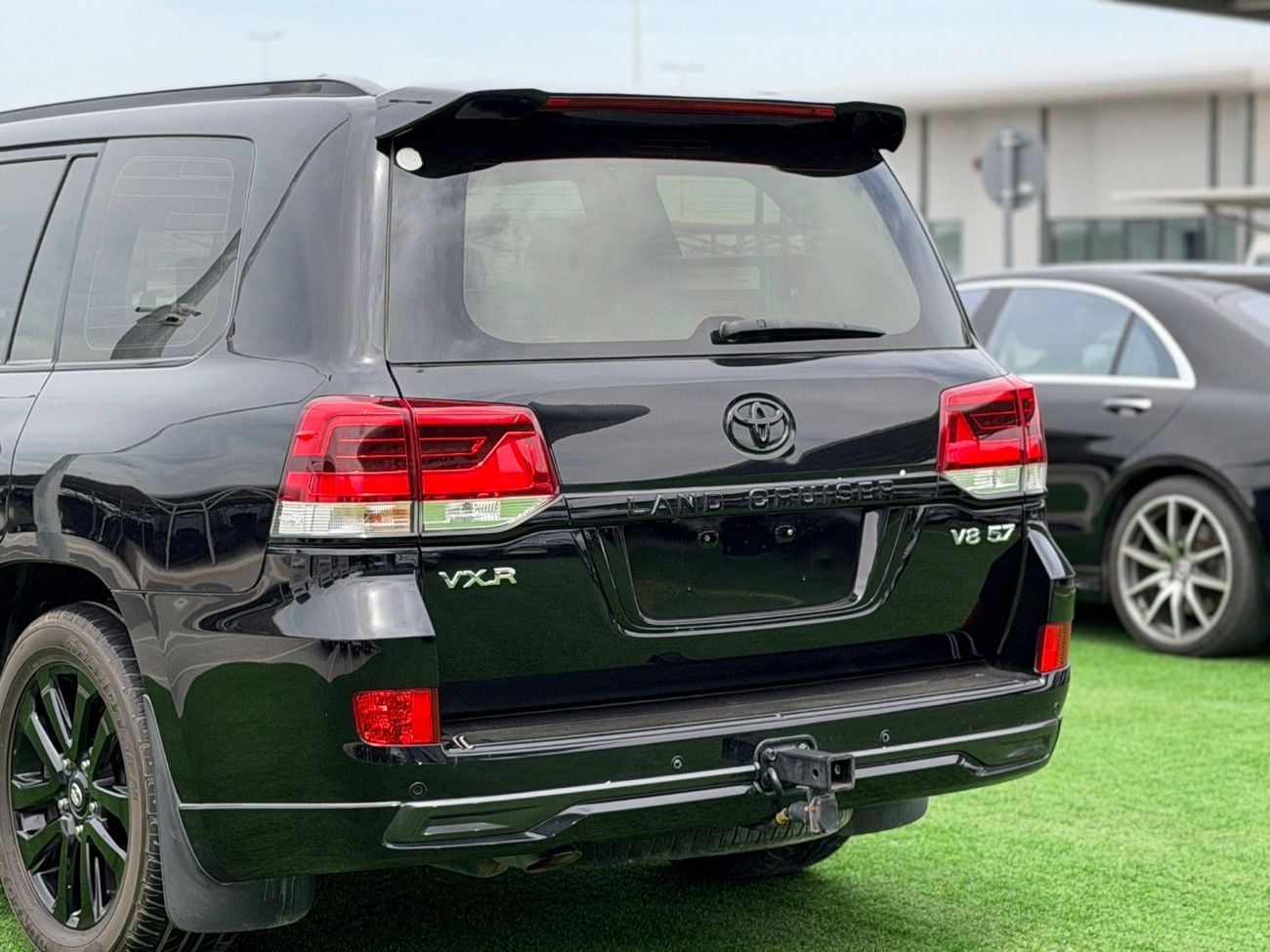 تويوتا لاند كروزر VXR+ 5.7L