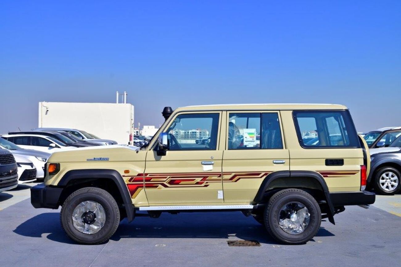تويوتا لاند كروزر 70 76  LX-Z V8 4.5L TURBO Manual
