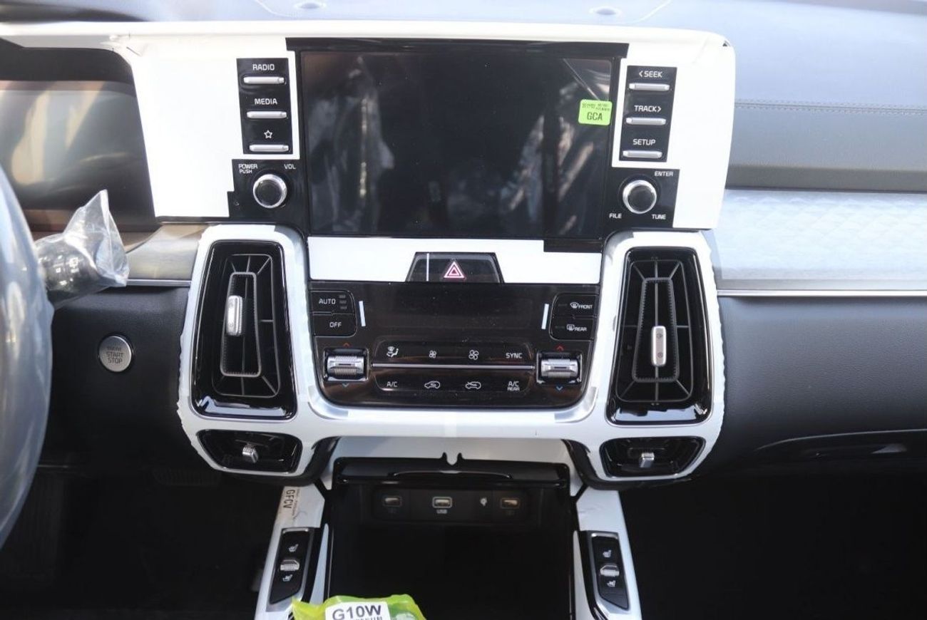 كيا سورينتو 2.5L, 360 CAMERA, MEMORY SEAT, ELECTRIC SEAT, SEAT HEATING, ELECTRIC BACK DOOR, 4WD , LEATHER SEATS,