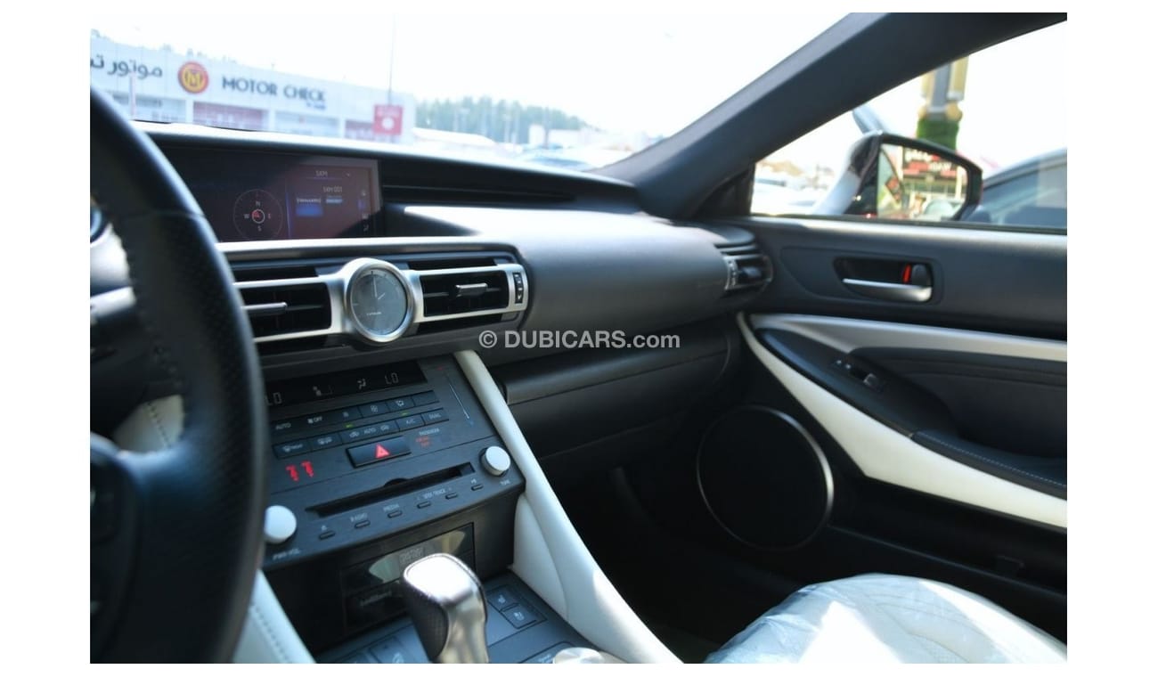 لكزس RC 350 F سبورت