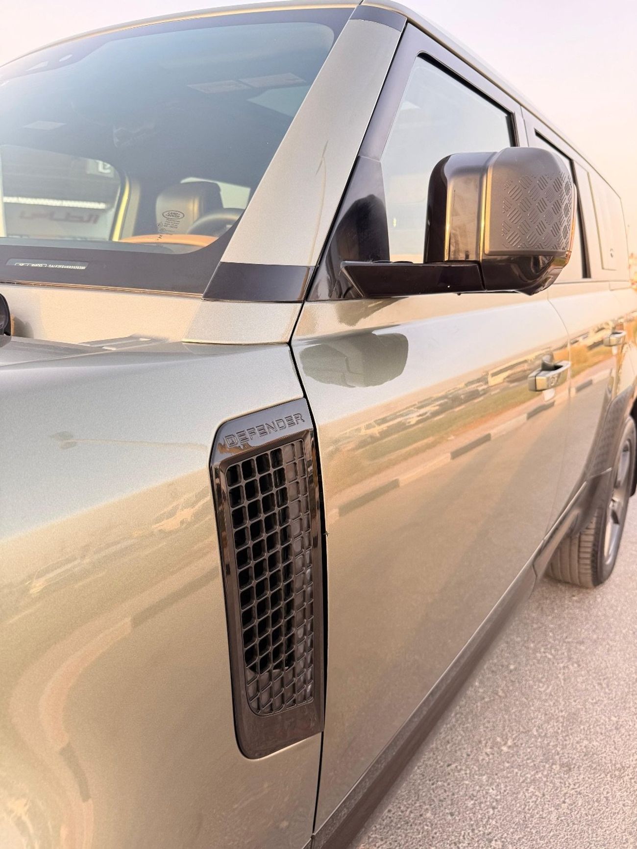 Land Rover Defender 130 SE P400 X Dynamic (7 Seater)