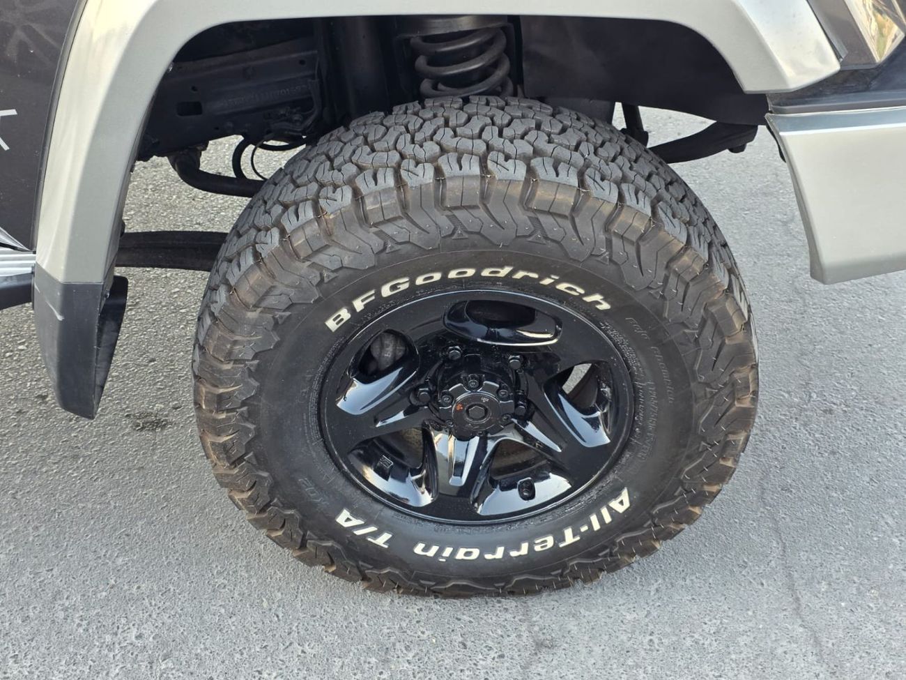 تويوتا لاند كروزر بيك آب RIGHT HAND VEHICLE ONLY FOR EXPORT 4.5L MODEL 2018 SHAPE 2024