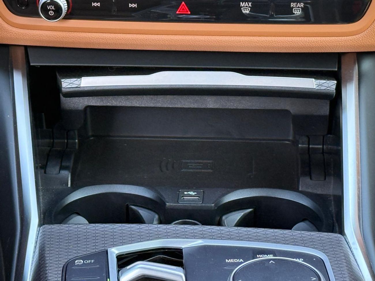 بي أم دبليو 320 2,056 AED Monthly II BMW 320i M Kitt II 0% Down payment II Still Under Warranty To 2027