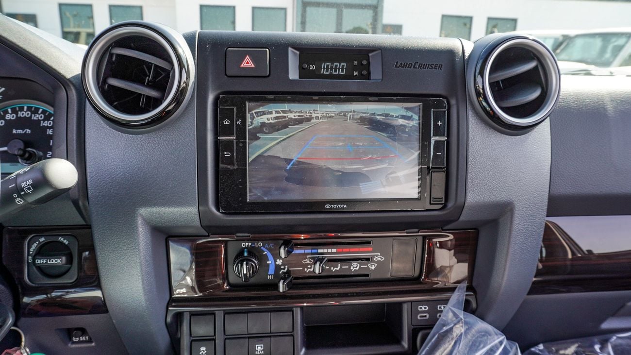 تويوتا لاند كروزر 70 LX 4.5L V8 Diesel M/T